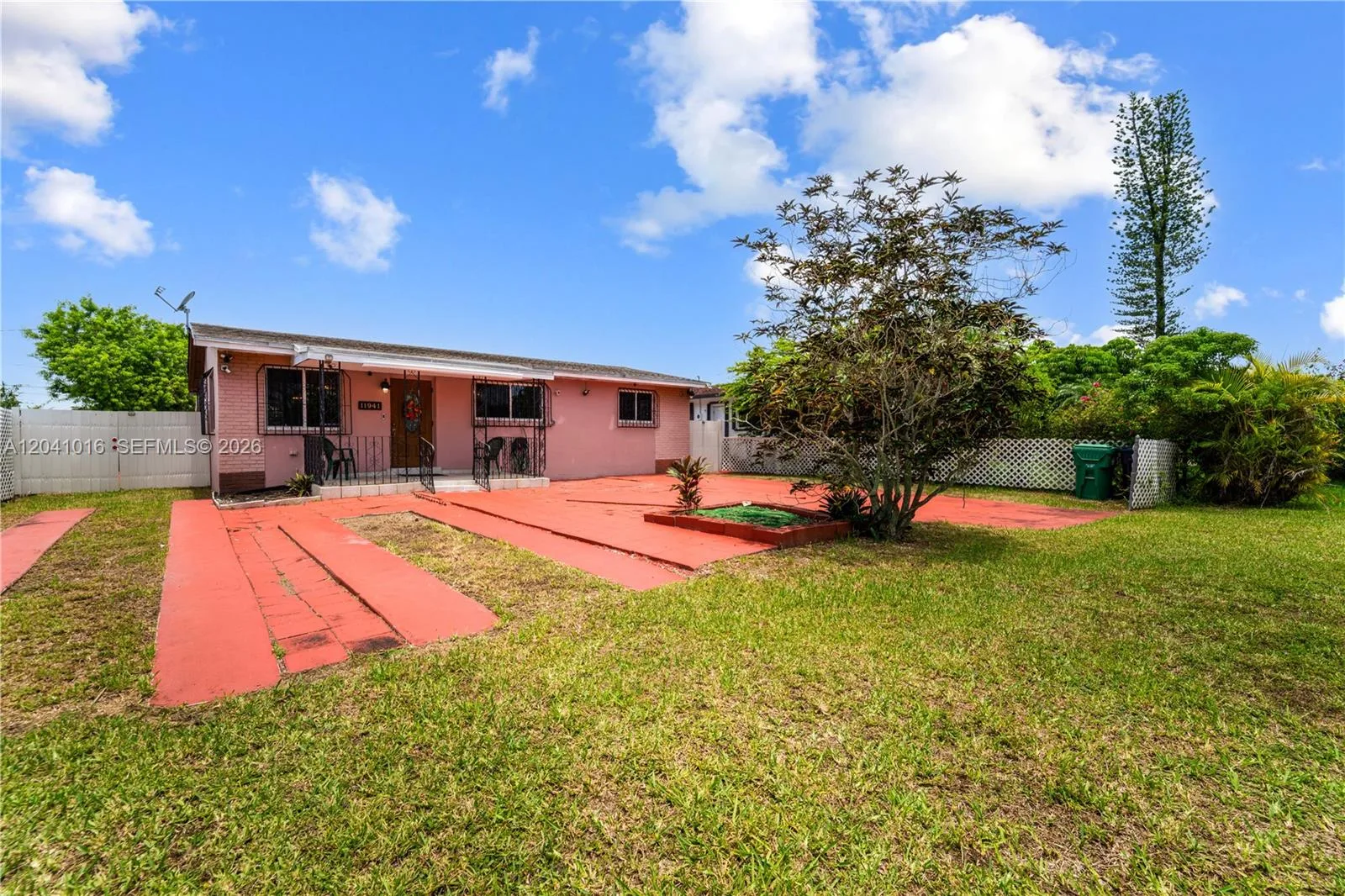 11941 SW 4th St, Miami, FL 33184