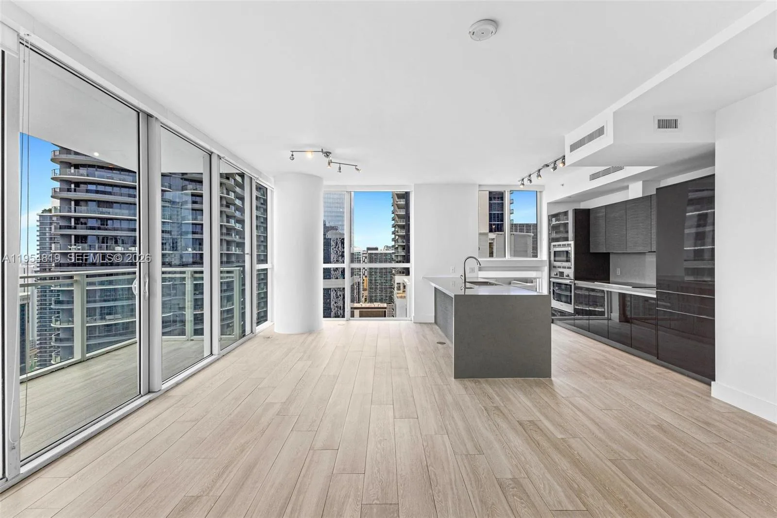 1080 Brickell Ave # 3909, Miami, FL 33131