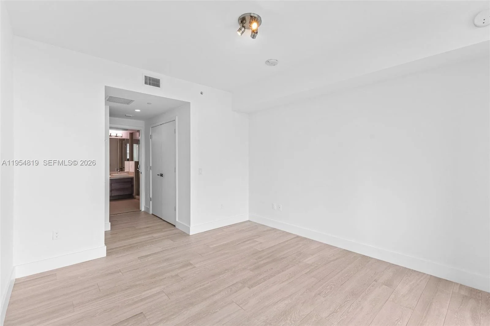 1080 Brickell Ave # 3909, Miami, FL 33131 photo 13
