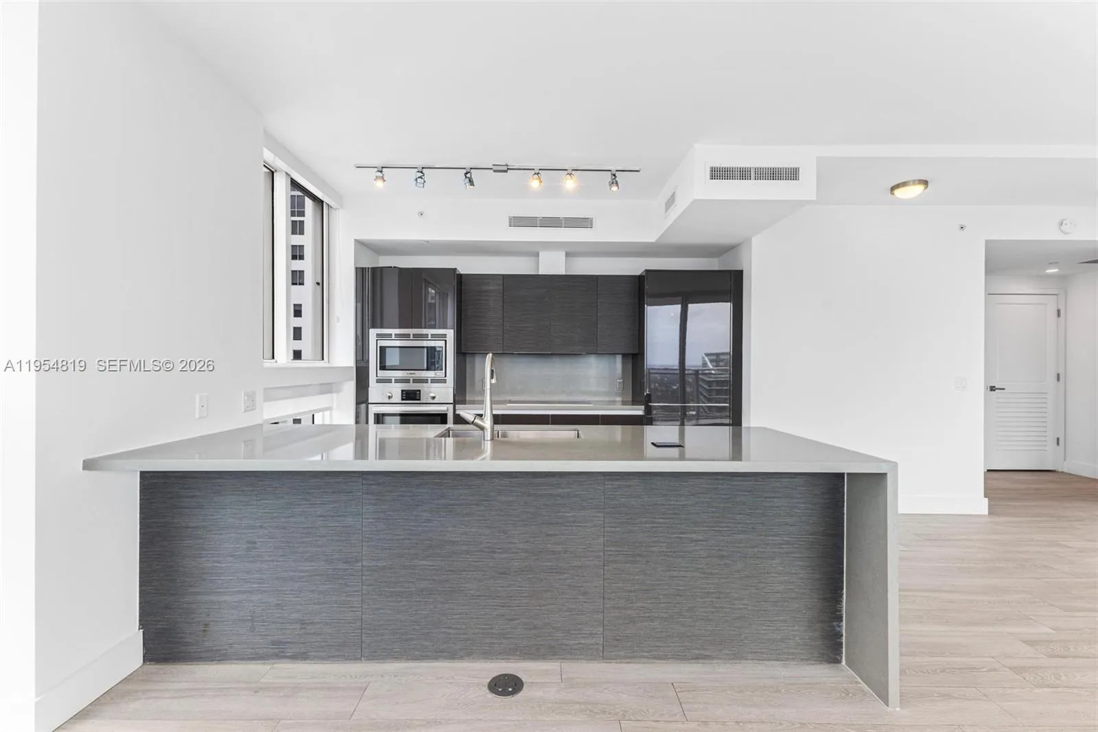 1080 Brickell Ave # 3909, Miami, FL 33131 photo 4