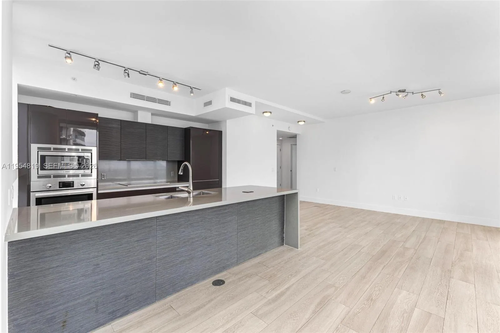 1080 Brickell Ave # 3909, Miami, FL 33131 photo 5