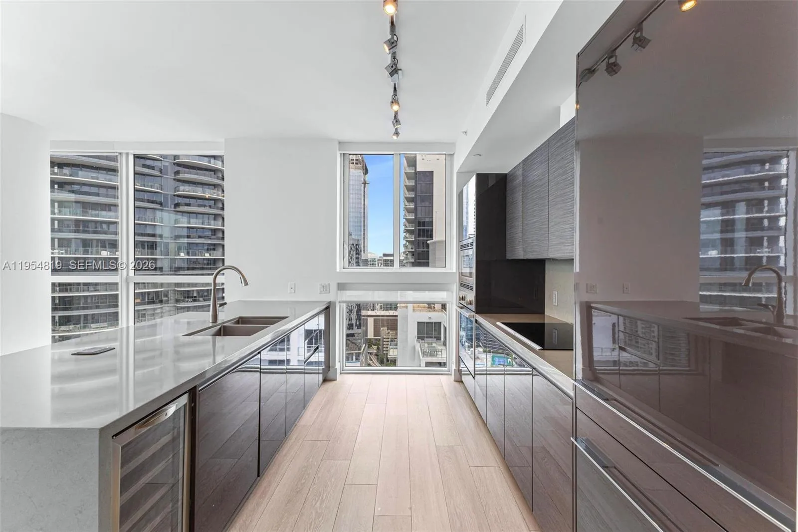 1080 Brickell Ave # 3909, Miami, FL 33131 photo 6