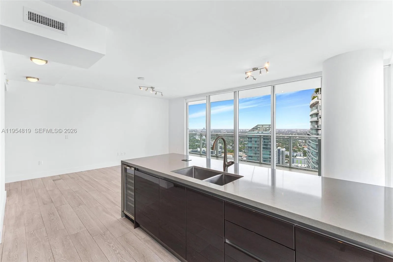 1080 Brickell Ave # 3909, Miami, FL 33131 photo 7