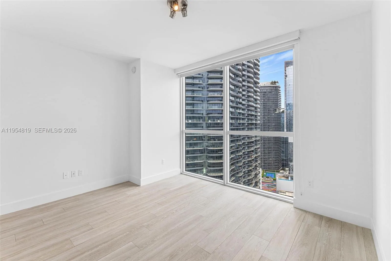 1080 Brickell Ave # 3909, Miami, FL 33131 photo 8