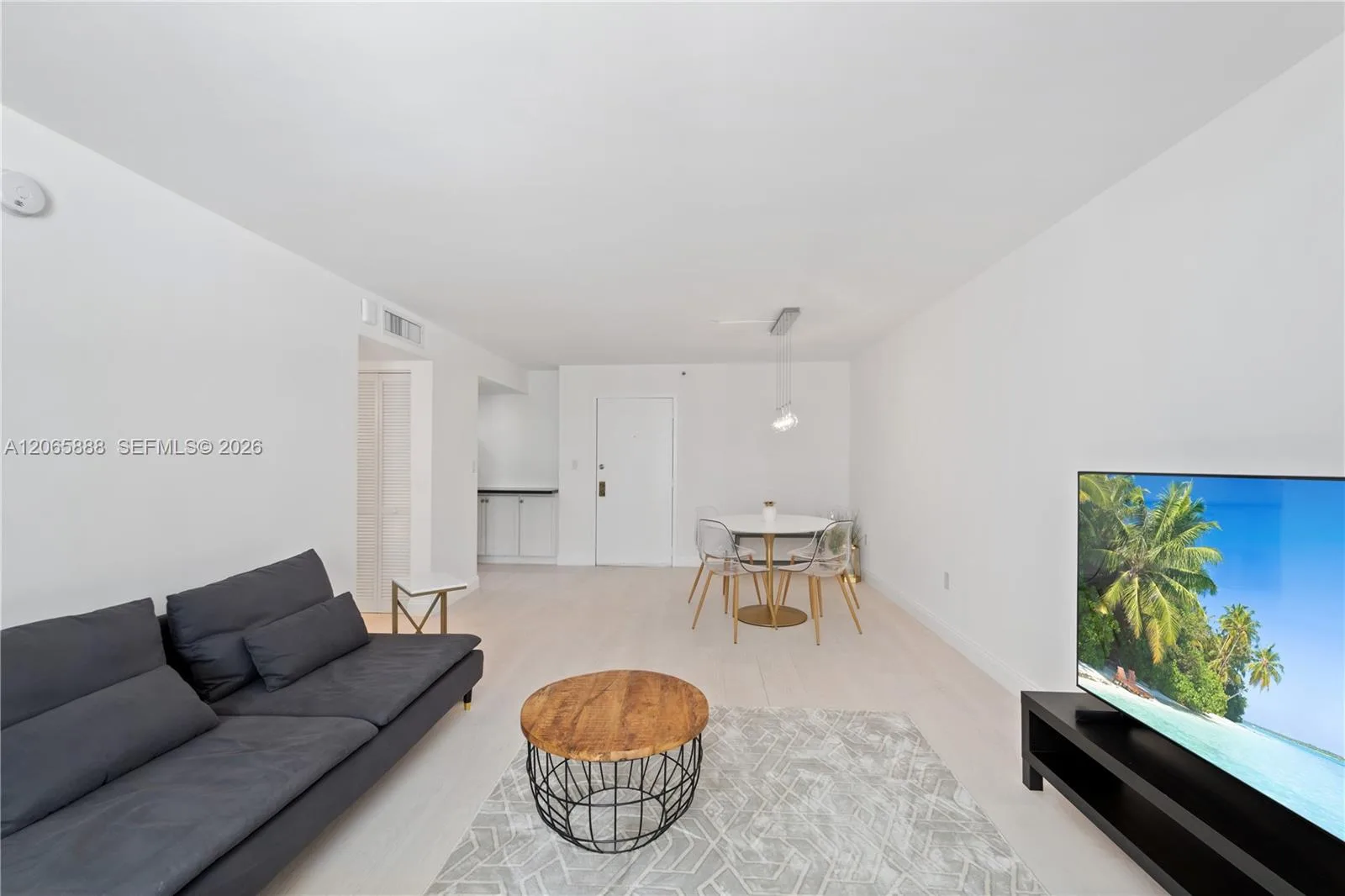 1621 Collins Ave # 908, Miami Beach, FL 33139 photo 2