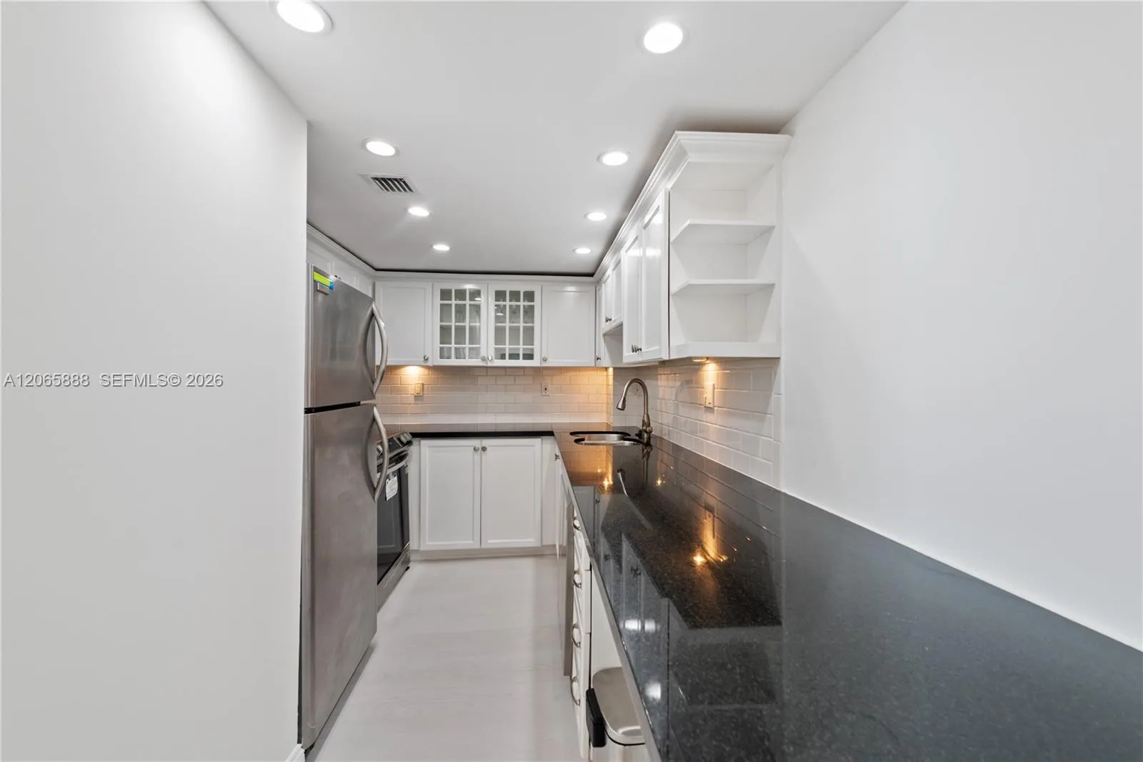 1621 Collins Ave # 908, Miami Beach, FL 33139 photo 5