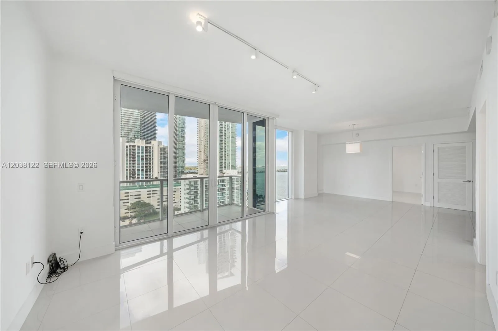601 NE 27th St # 1501, Miami, FL 33137 photo 4