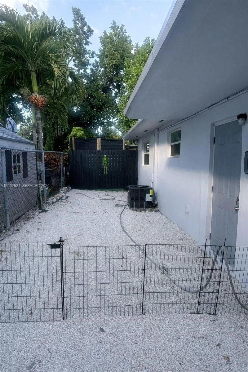 2931 NW 47th St # 3, Miami, FL 33142 photo 3