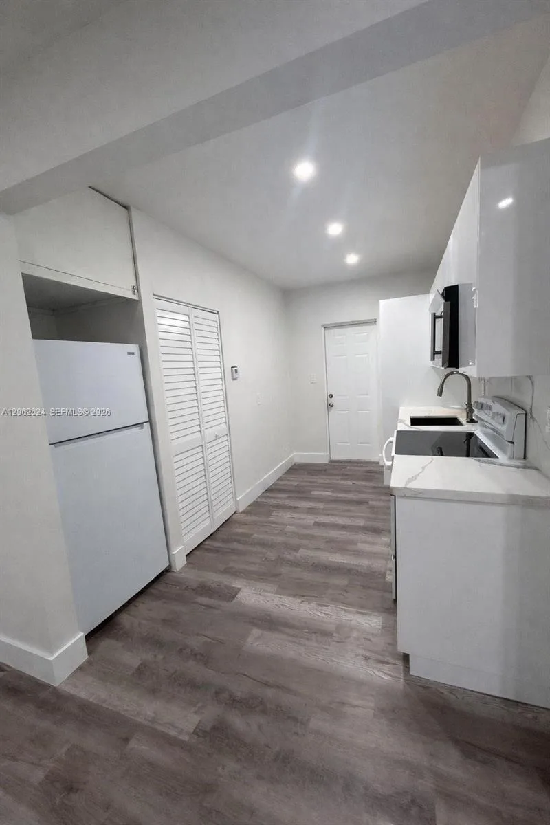 2931 NW 47th St # 3, Miami, FL 33142 photo 4