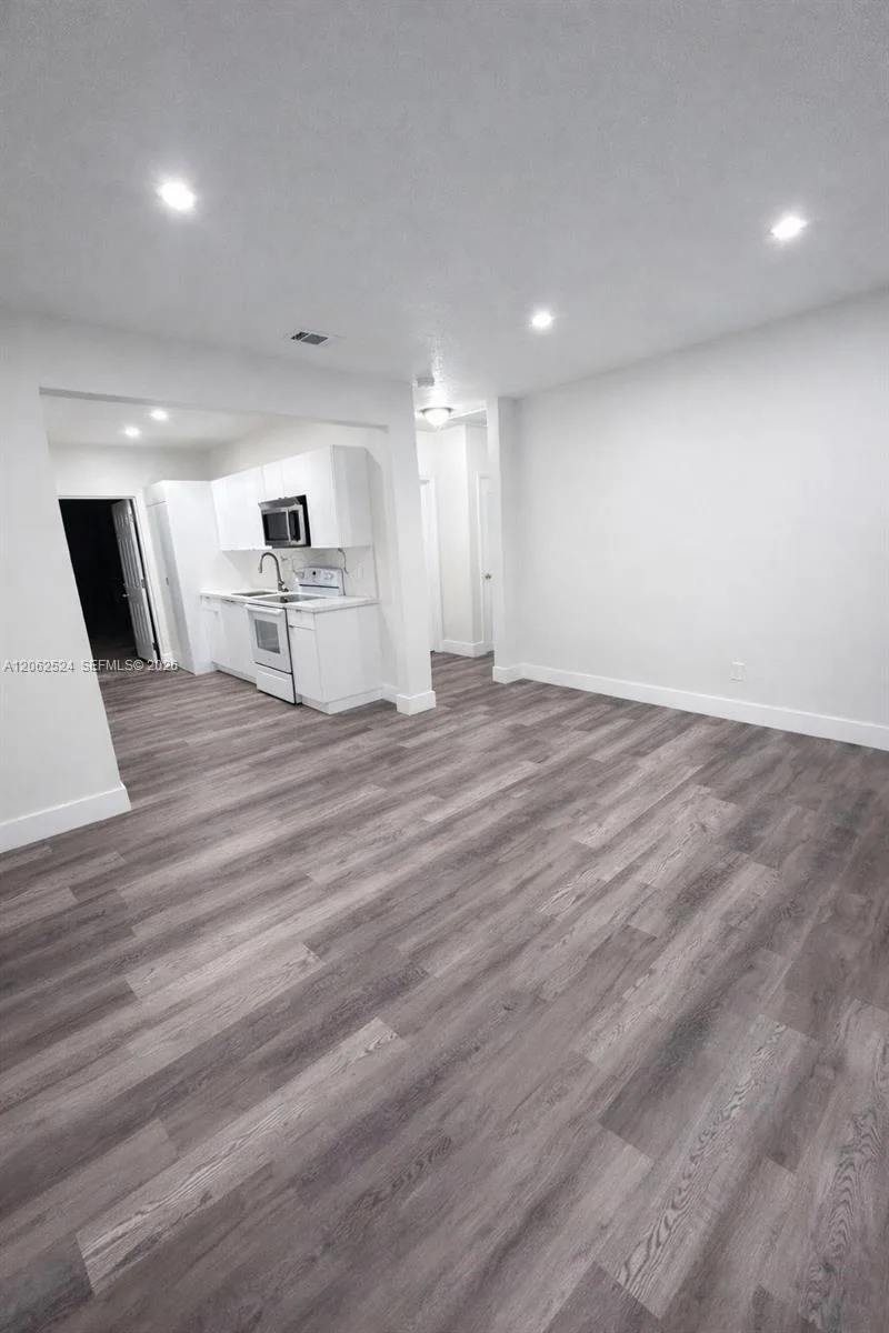 2931 NW 47th St # 3, Miami, FL 33142 photo 6
