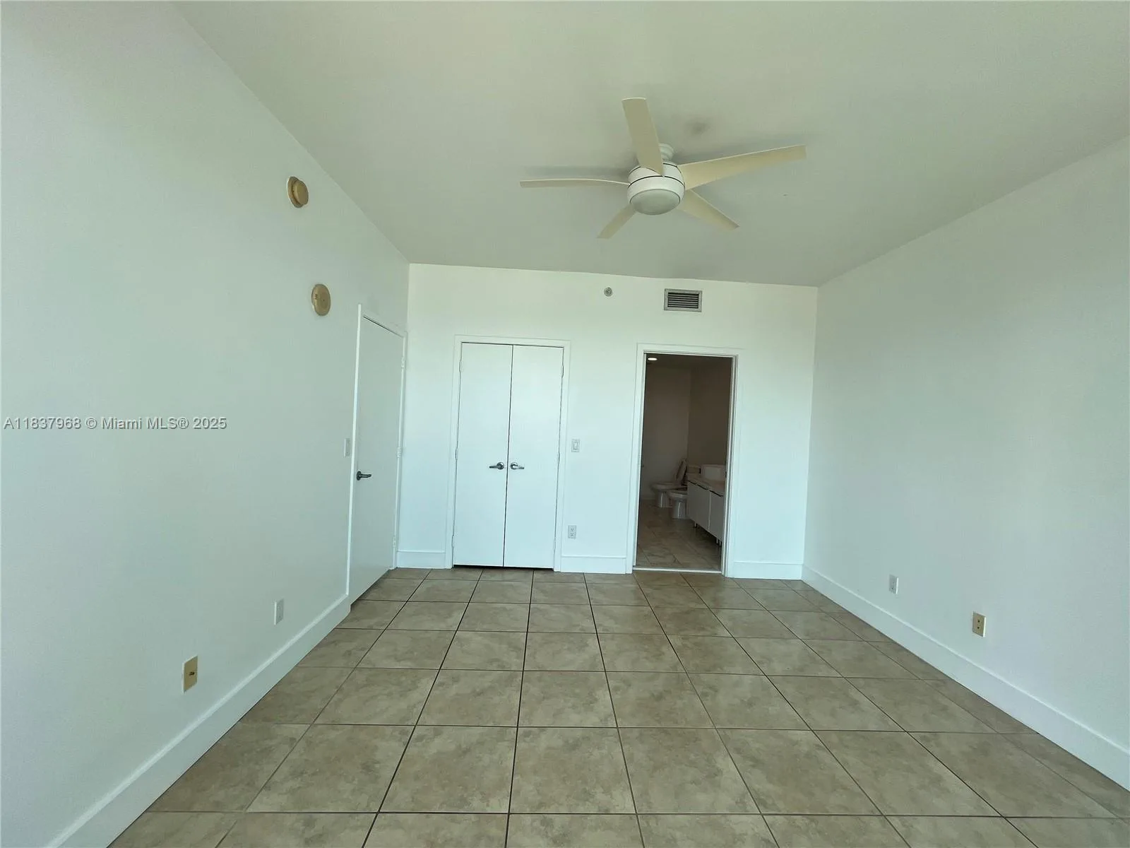 888 Biscayne Blvd # 3403, Miami, FL 33132 photo 2