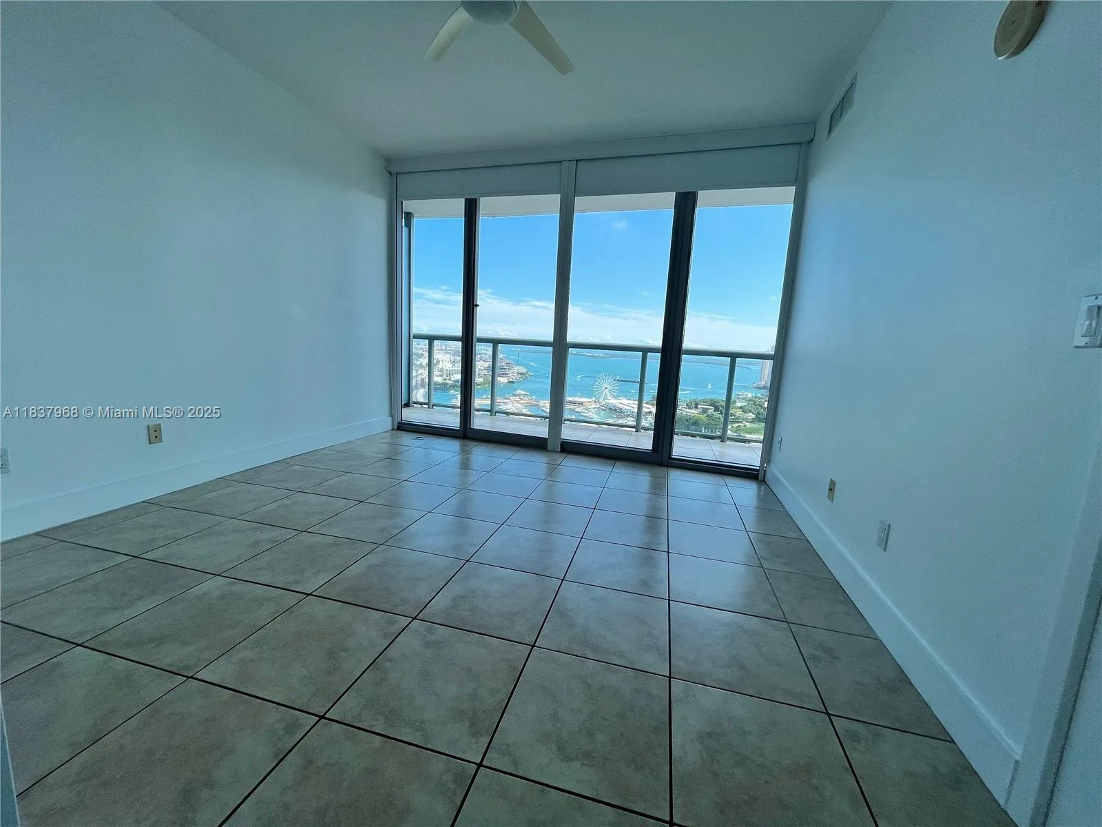 888 Biscayne Blvd # 3403, Miami, FL 33132 photo 6