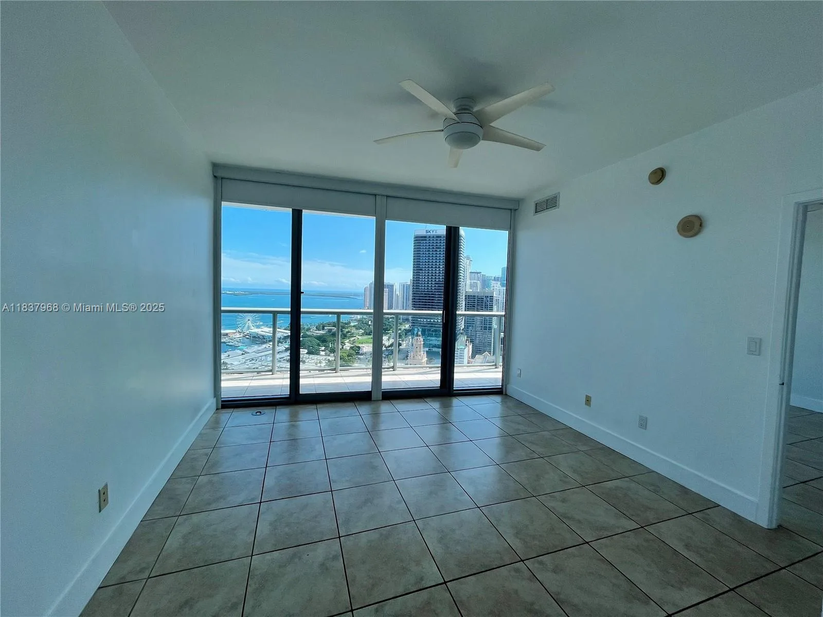 888 Biscayne Blvd # 3403, Miami, FL 33132 photo 7