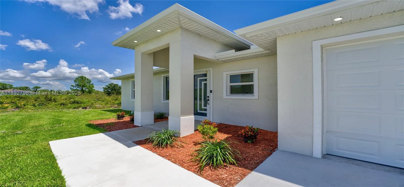 752 CARDINAL ST E, Lehigh Acres, FL 33974