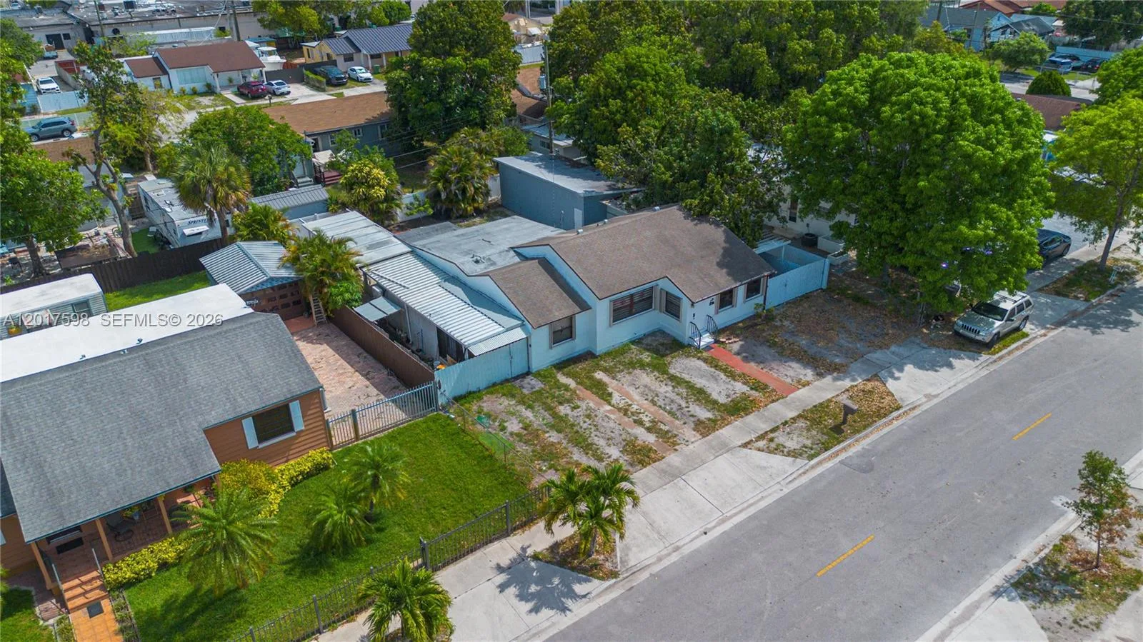 661 E 7th St, Hialeah, FL 33010