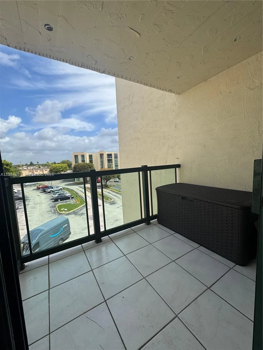 2055 SW 122nd Ave # 403, Miami, FL 33175 photo 3