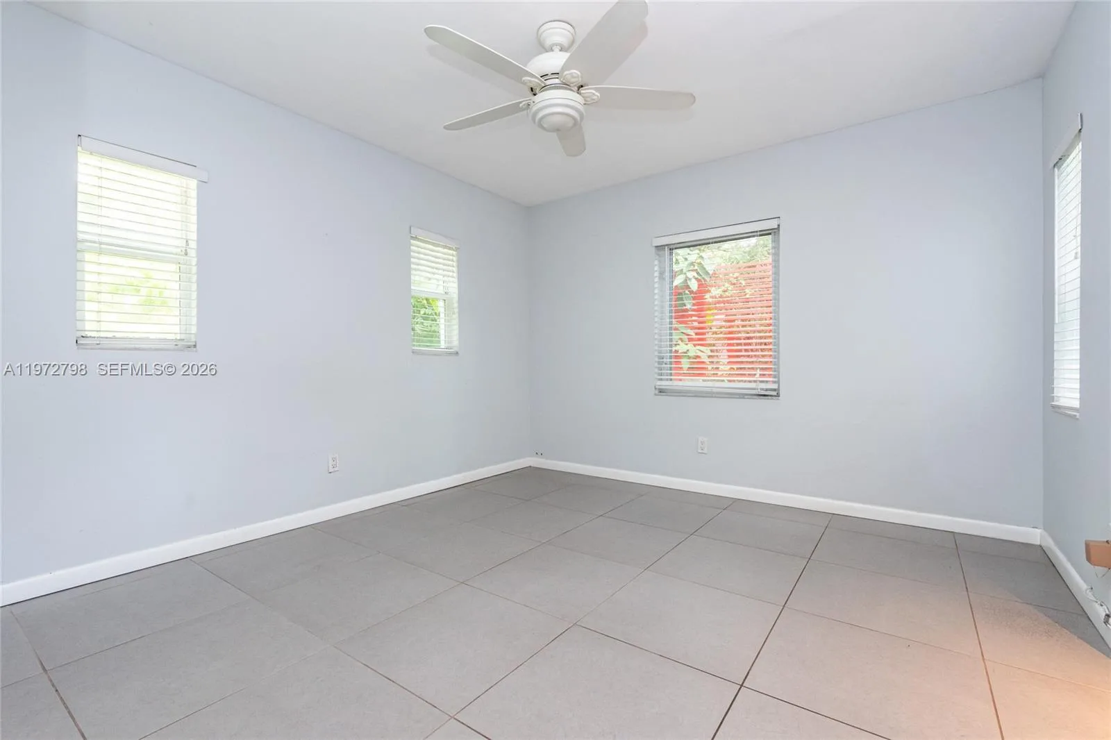 330 NE 86 St, El Portal, FL 33138 photo 7