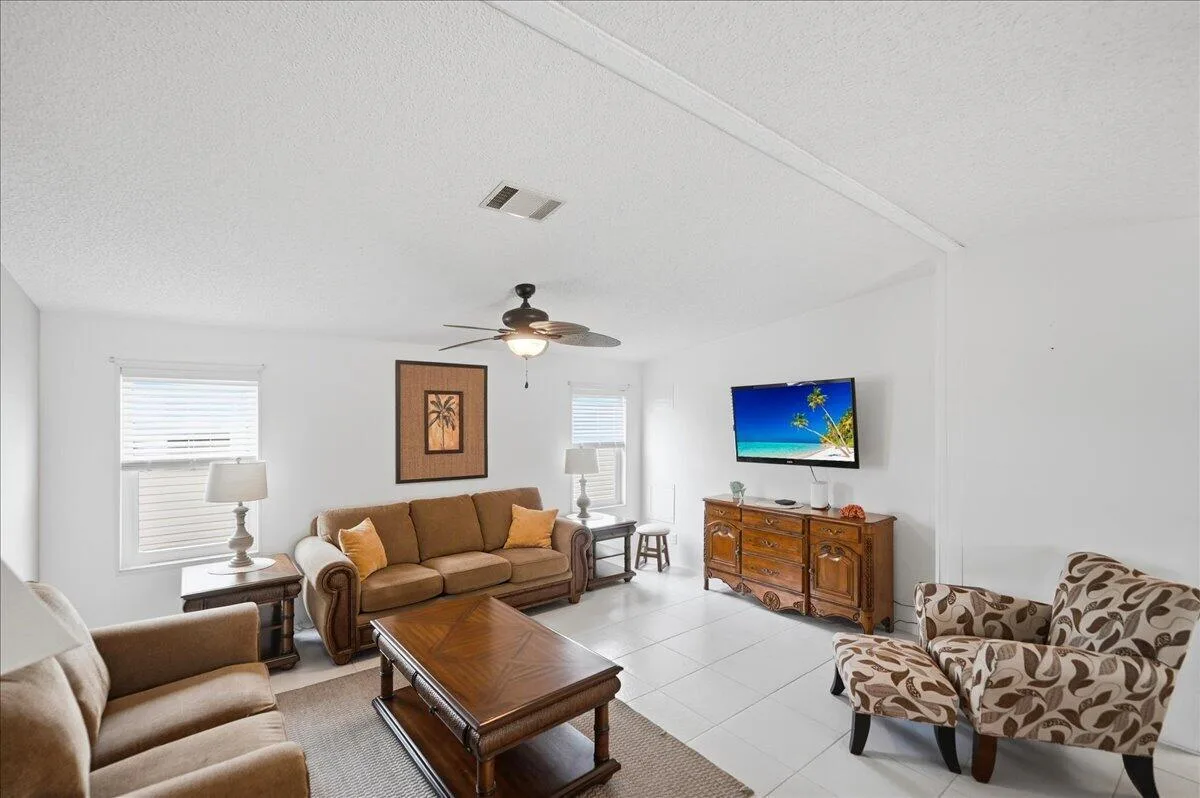 8391 Delphinium Court, Port St. Lucie, FL 34952 — zdjęcie 3