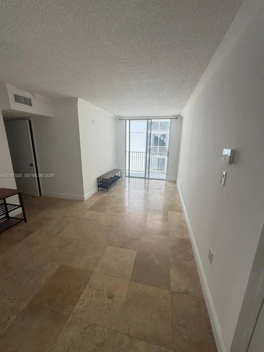 126 SW 17th Rd # 301, Miami, FL 33129 photo 4