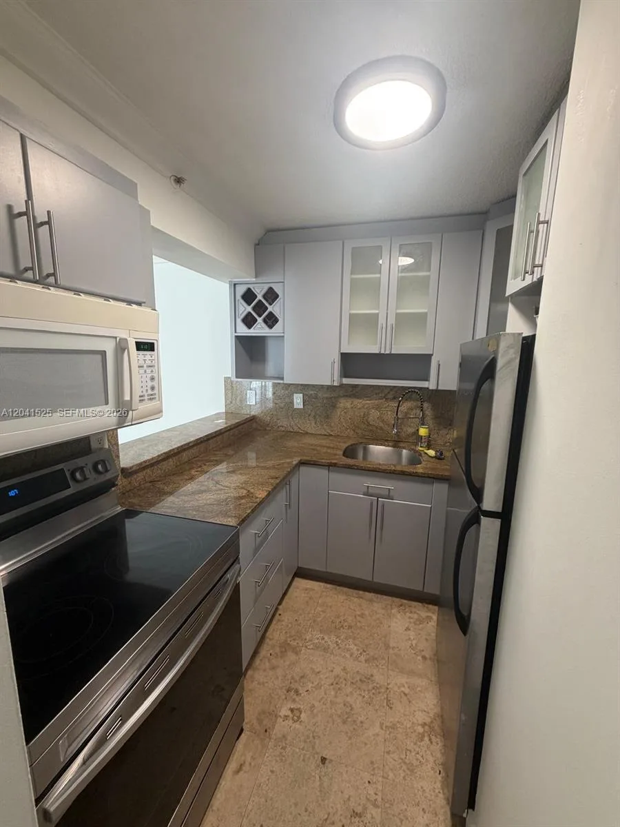 126 SW 17th Rd # 301, Miami, FL 33129 photo 5