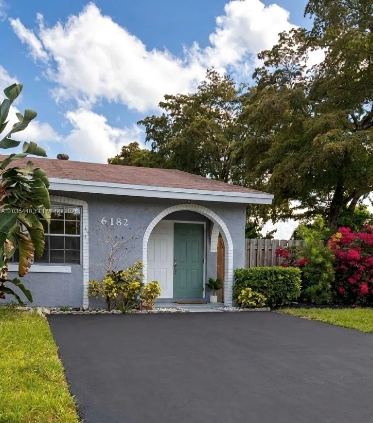 6182 SW 4th St, Margate, FL 33068