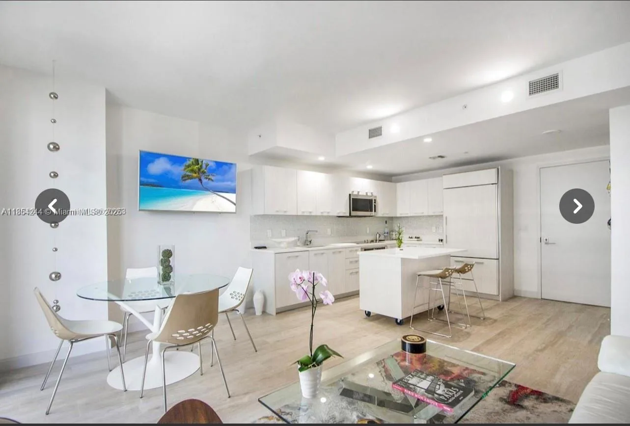 55 SW 9th St # 3802, Miami, FL 33130 photo 3