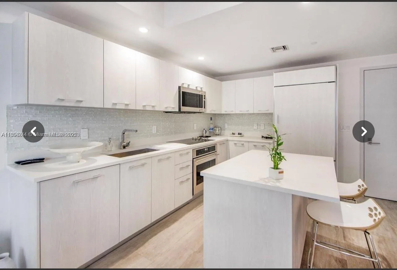 55 SW 9th St # 3802, Miami, FL 33130 photo 4