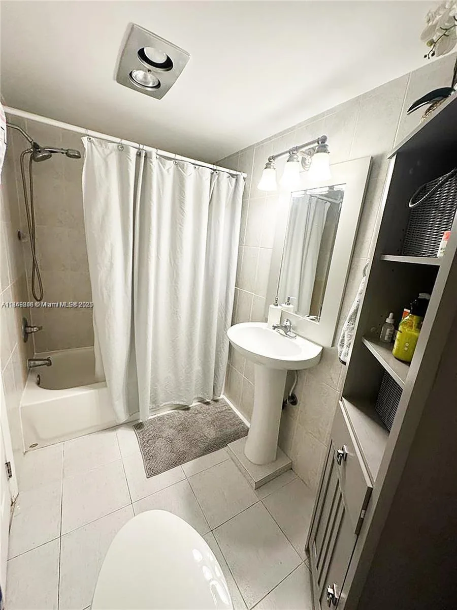2750 NE 183rd St # 1404, Aventura, FL 33160 photo 10