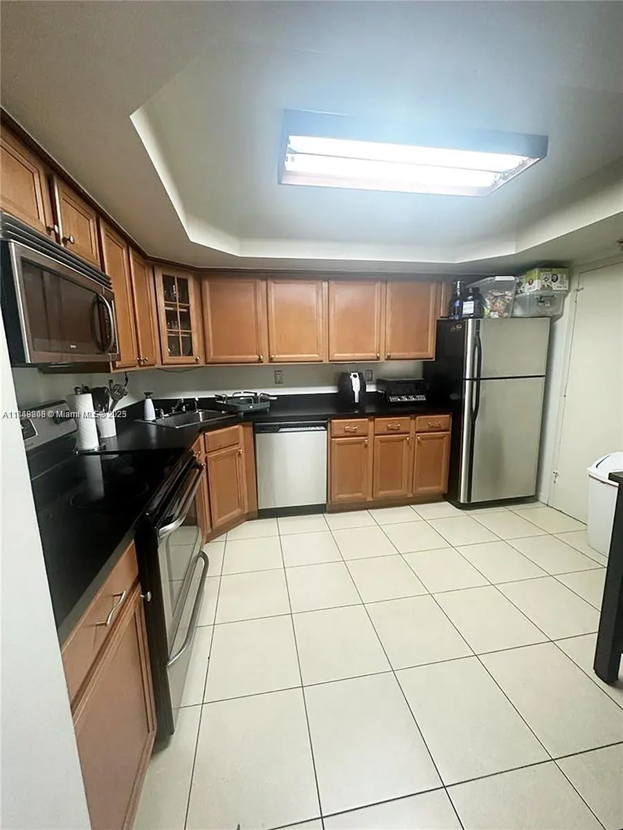 2750 NE 183rd St # 1404, Aventura, FL 33160 photo 2