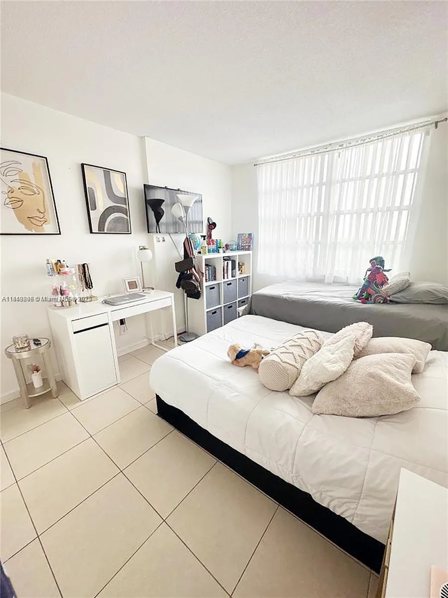 2750 NE 183rd St # 1404, Aventura, FL 33160 photo 8