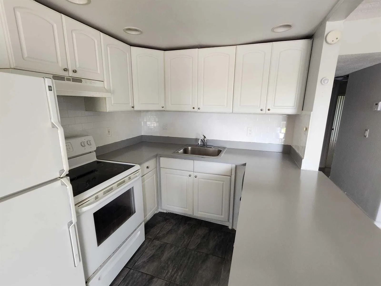 100 Village Green Circle E # B212, Palm Springs, FL 33461 photo 4