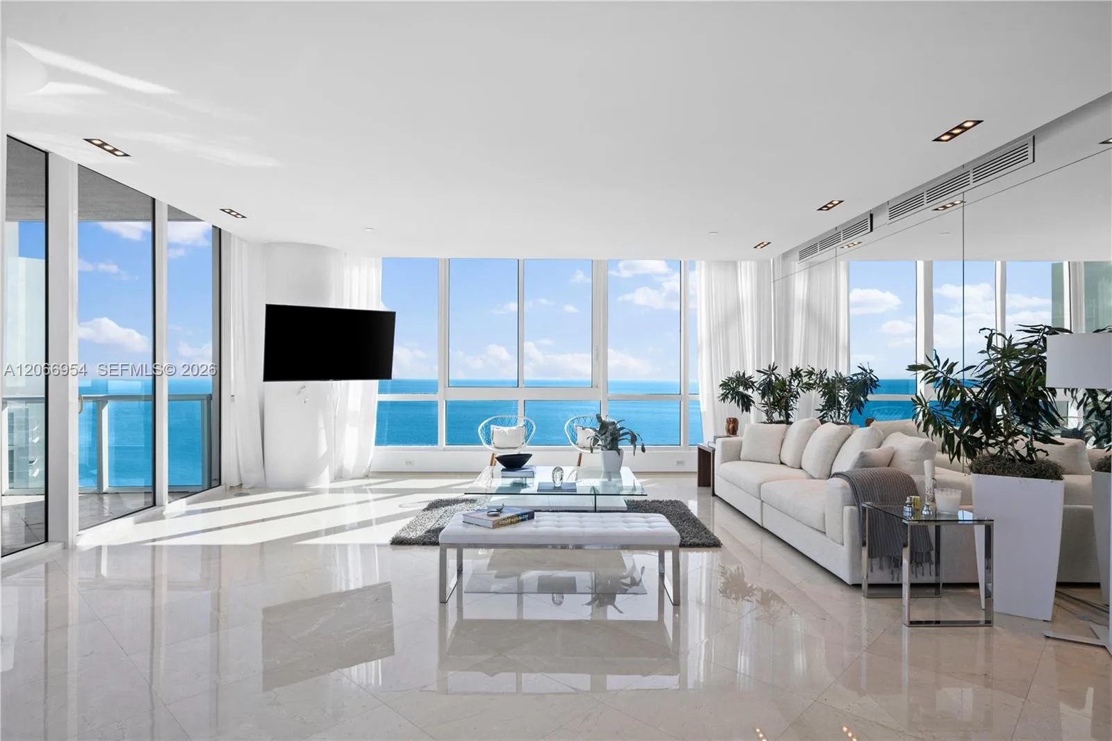 100 S Pointe Dr # 3207, Miami Beach, FL 33139