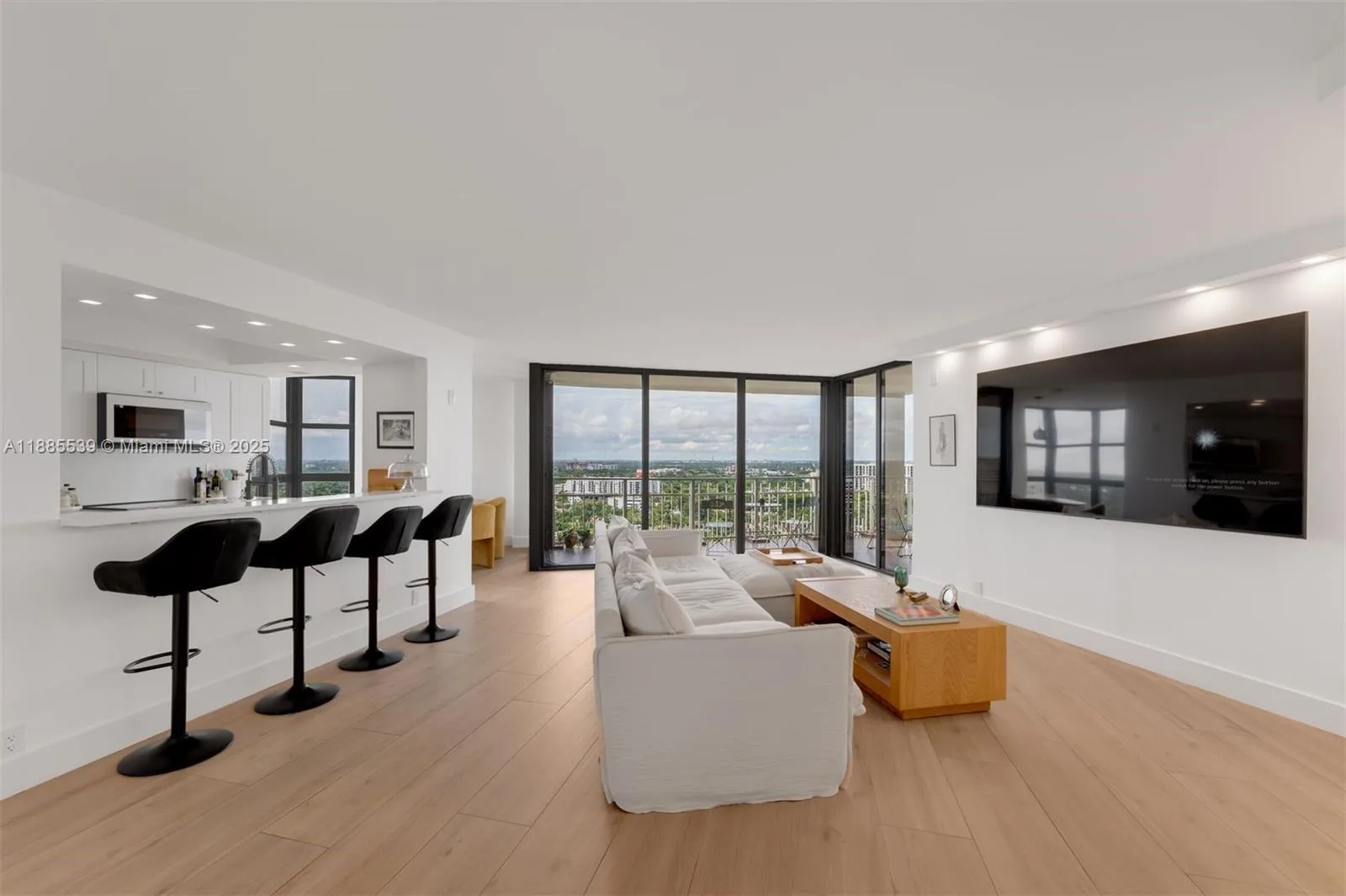 4000 Towerside Ter # 2211, Miami, FL 33138