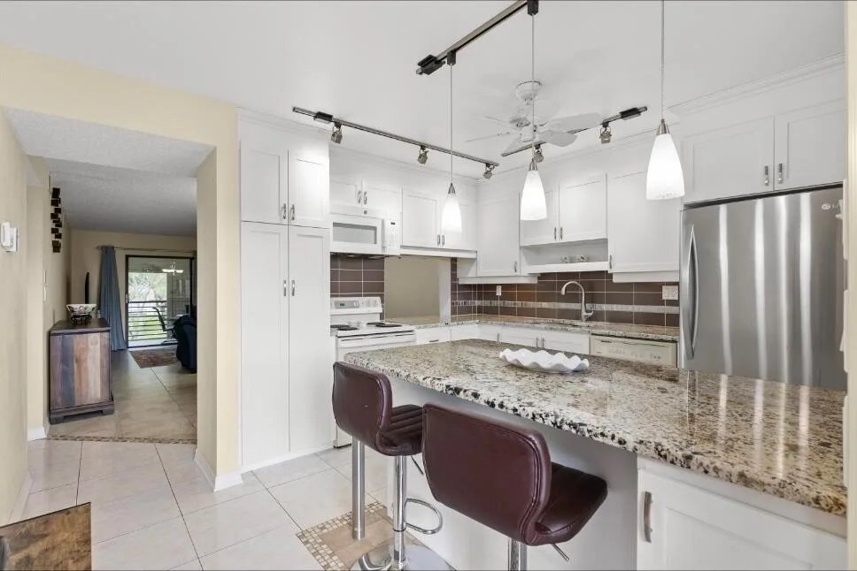6095 N Sabal Palm Boulevard # 210, Tamarac, FL 33319