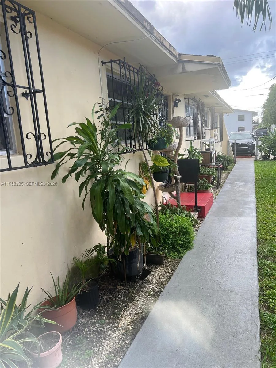 733 NW 33rd Ave, Miami, FL 33125 photo 10