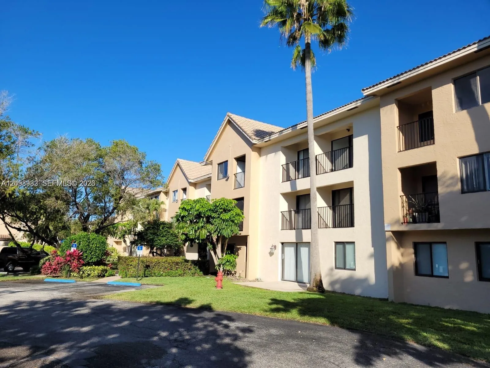 10001 W Atlantic Blvd # 324, Coral Springs, FL 33071