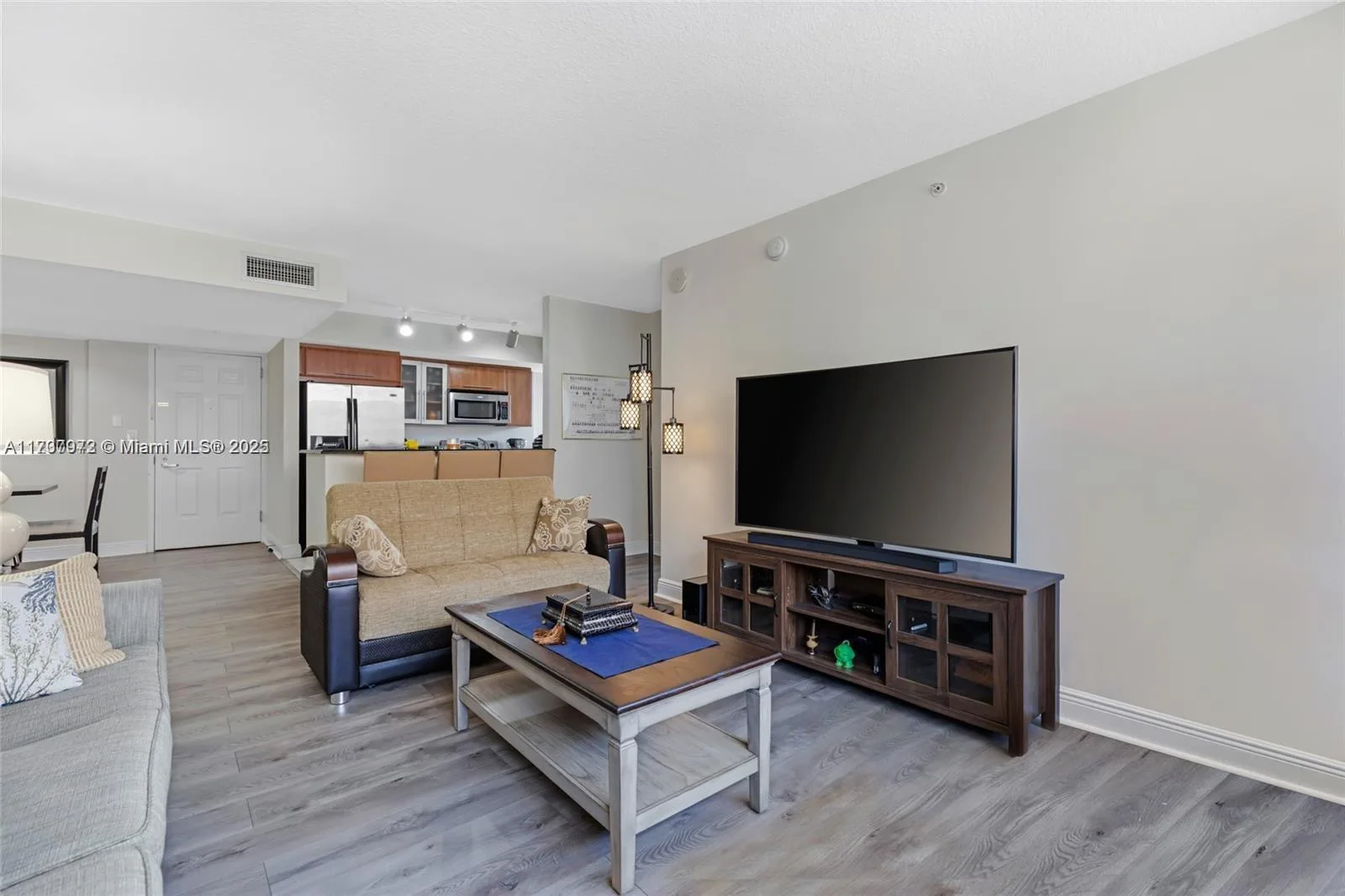 3232 SW 22nd Ter # 301, Miami, FL 33145 photo 6