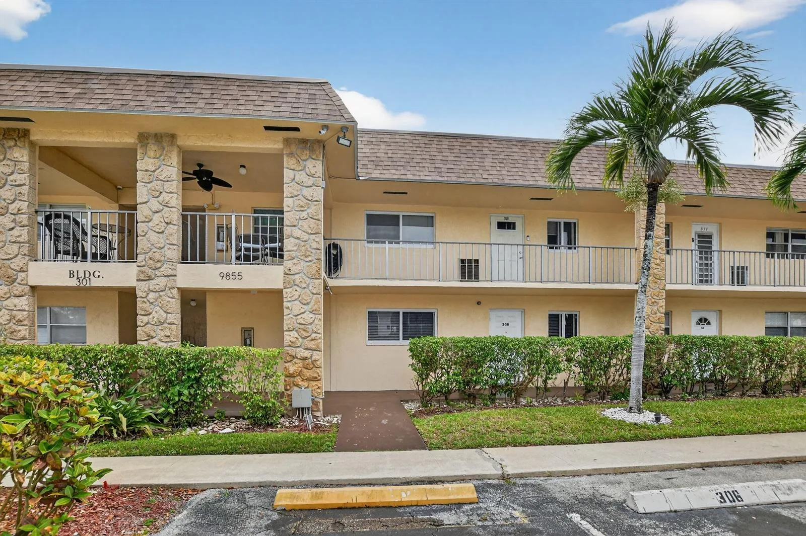 9855 Sandalfoot Boulevard # Apt 317, Boca Raton, FL 33428
