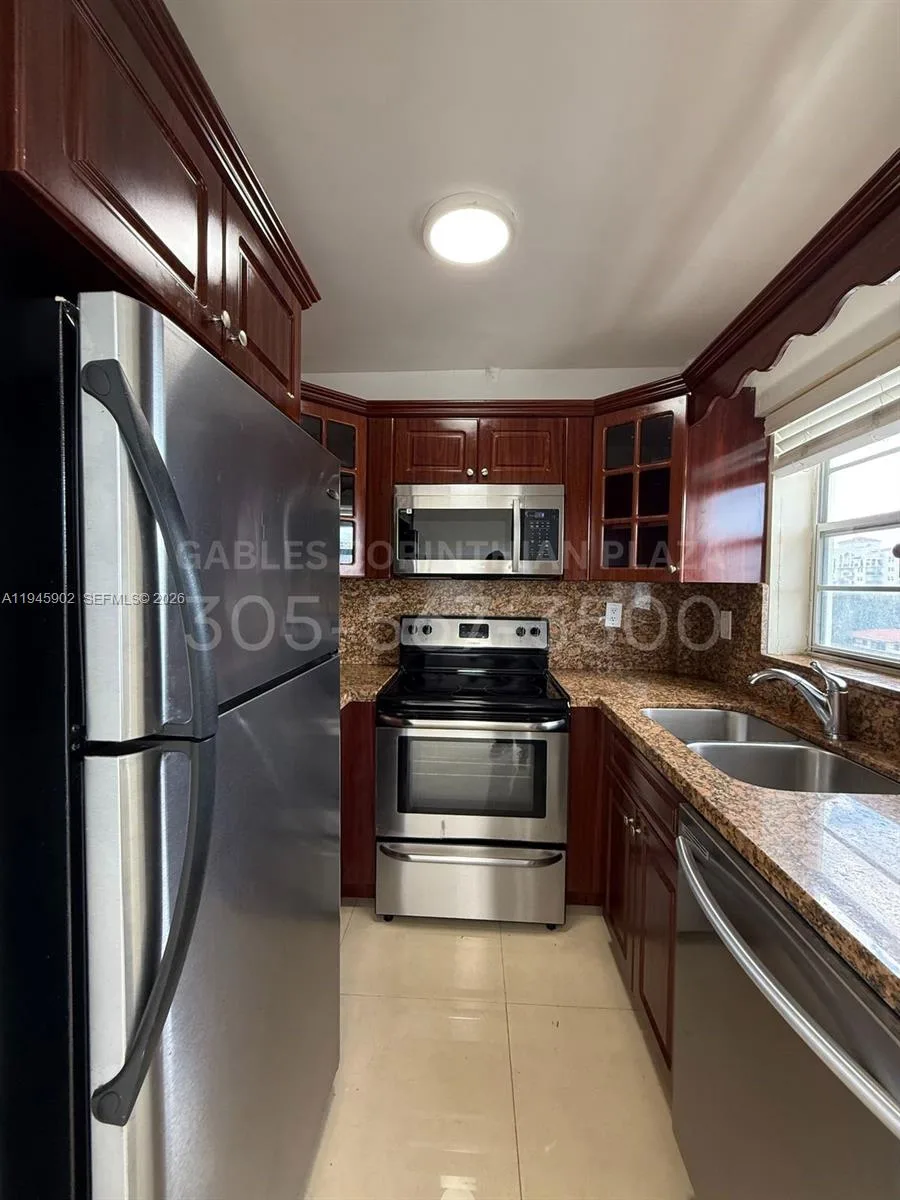 Gables Corinthian Plaza – photo 19