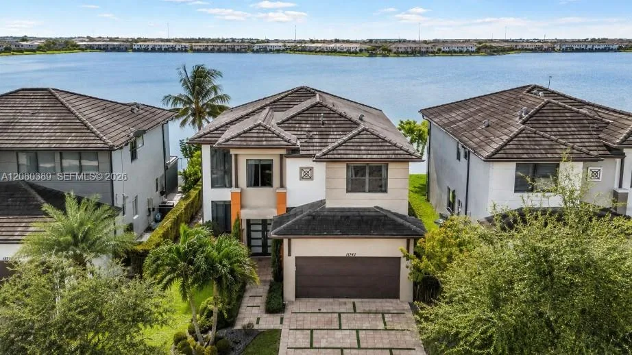 15742 NW 88th Ave, Miami Lakes, FL 33018