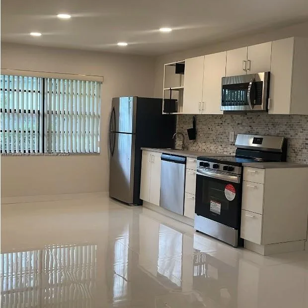 2307 Taylor St # 205, Hollywood, FL 33020 photo 3