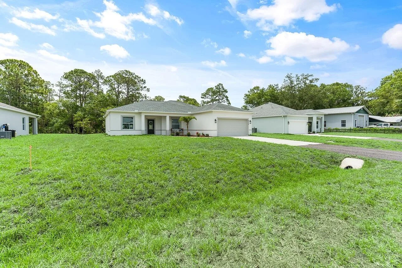 8216 104th Court, Vero Beach, FL 32967 photo 4
