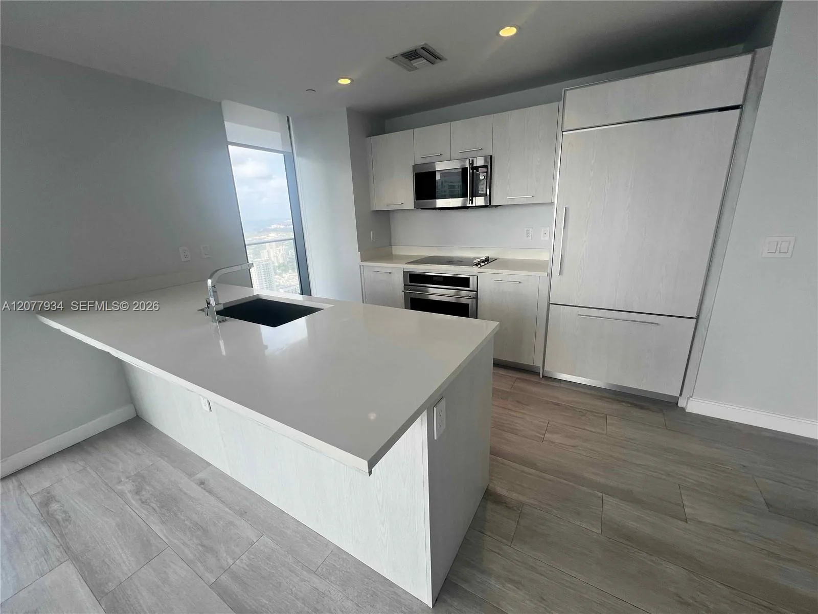 45 SW 9th St # 3703, Miami, FL 33130 photo 13