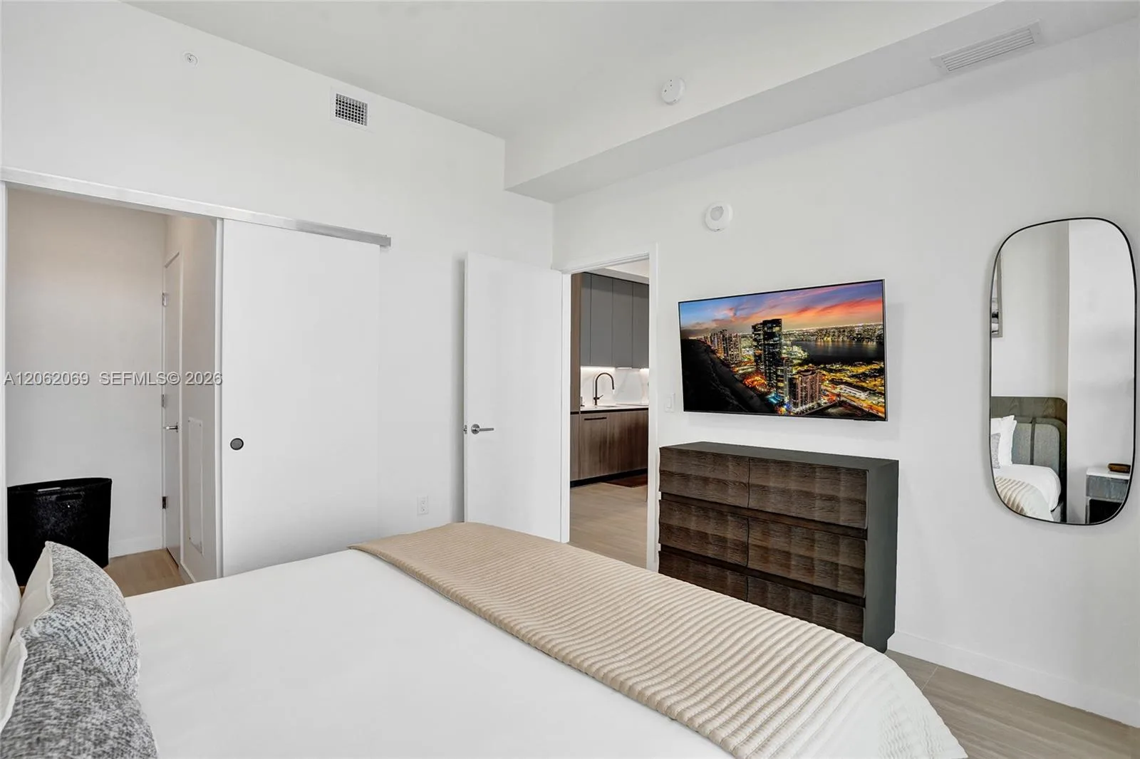 580 72nd St # 1809, Miami Beach, FL 33141 photo 10