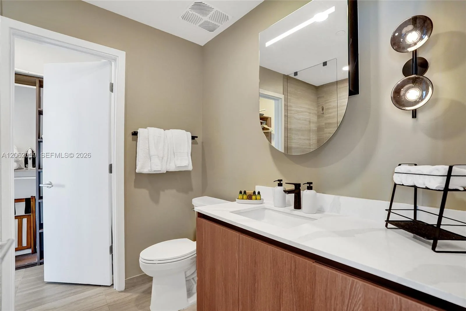580 72nd St # 1809, Miami Beach, FL 33141 photo 11