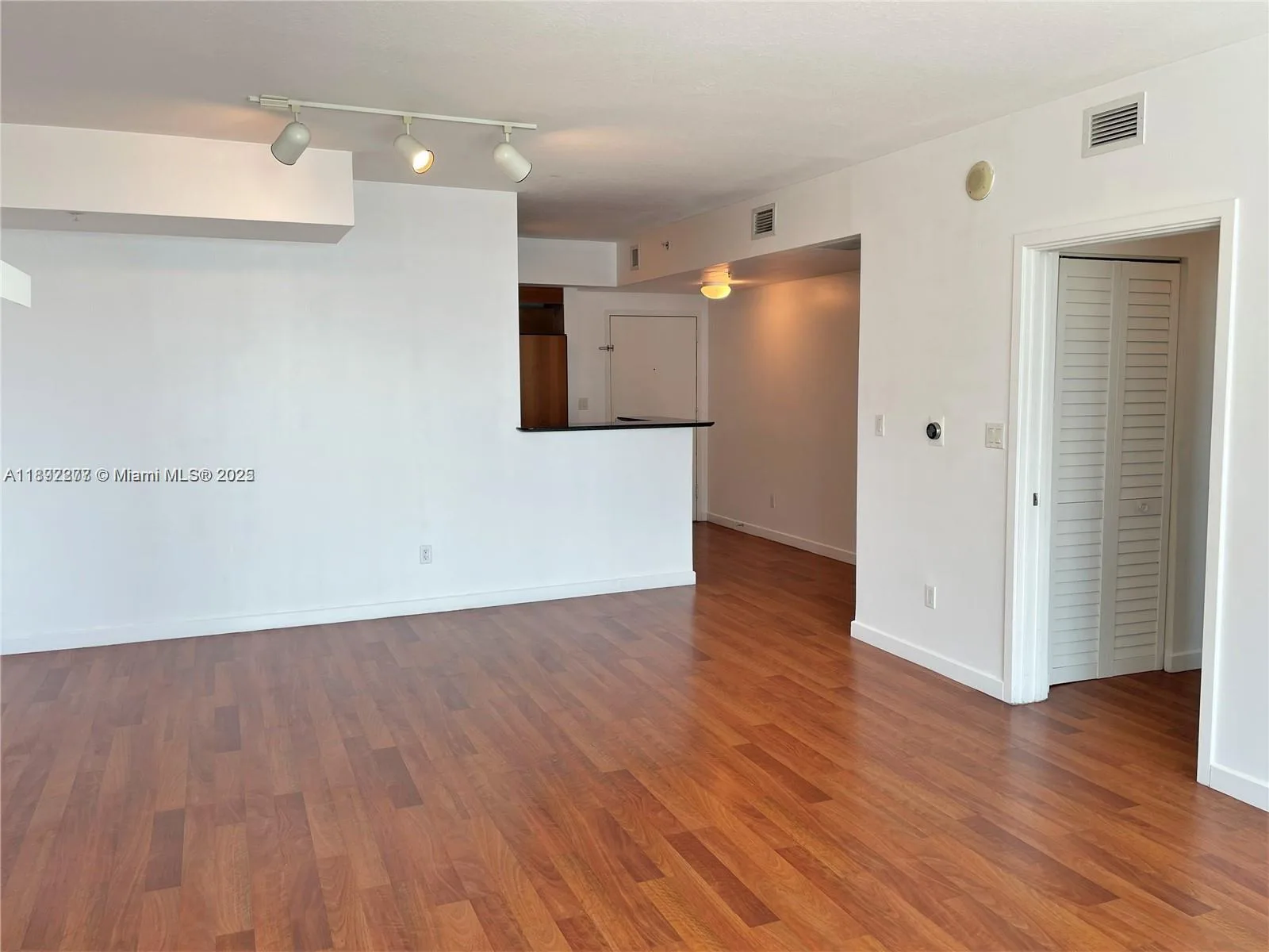 325 S Biscayne Blvd # 2619, Miami, FL 33131 photo 11