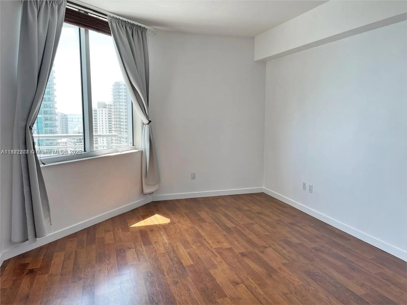 325 S Biscayne Blvd # 2619, Miami, FL 33131 photo 13