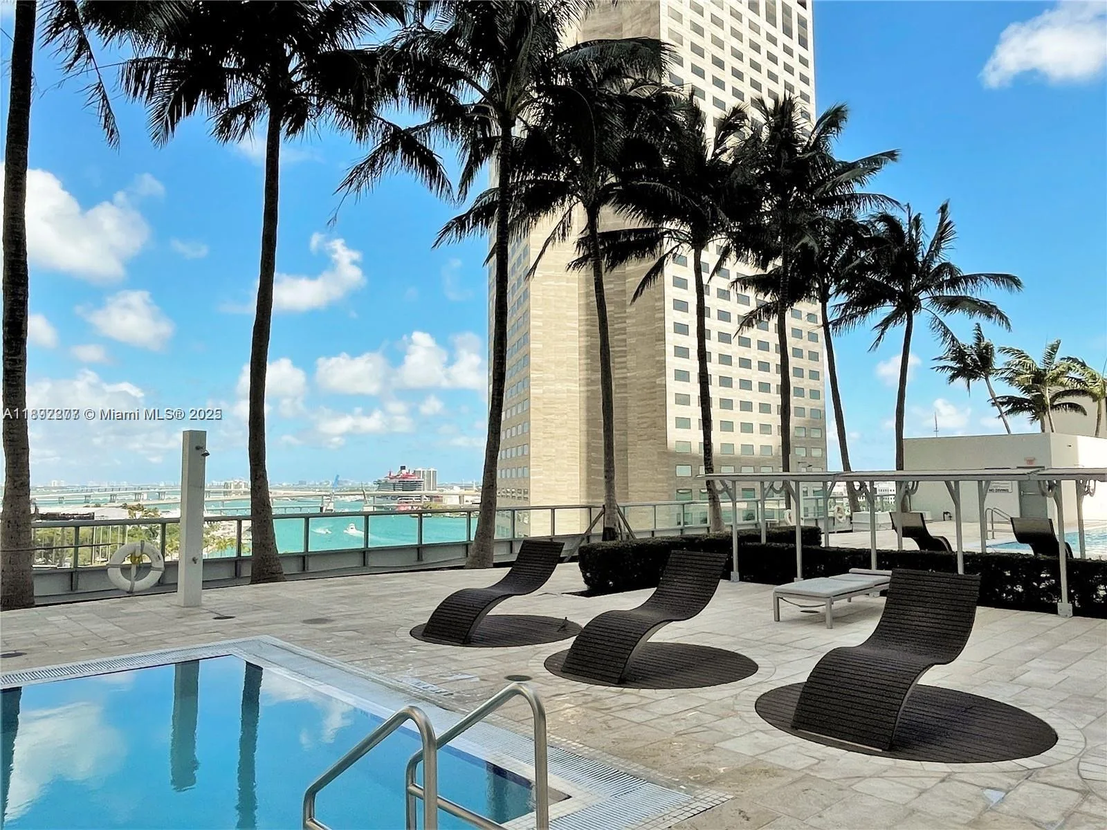 325 S Biscayne Blvd # 2619, Miami, FL 33131 photo 3