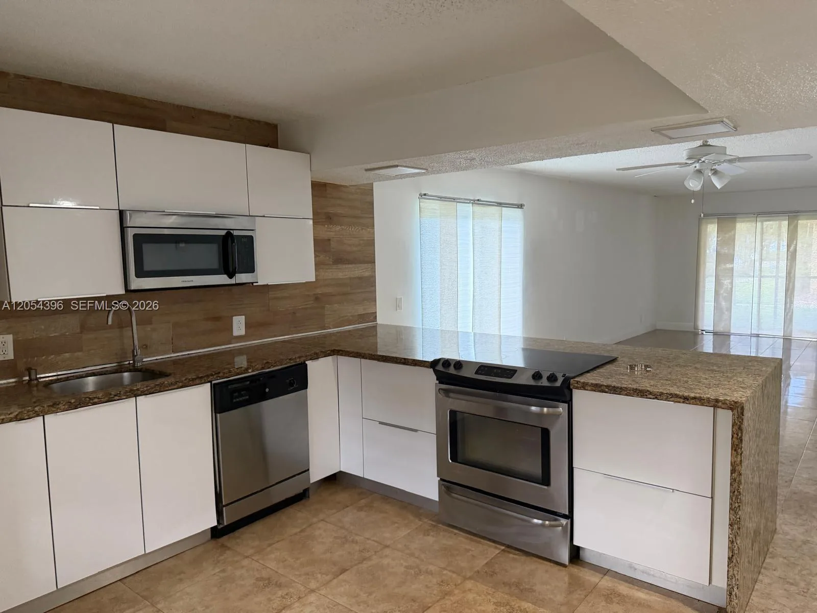 178 Lakeview Dr # 101, Weston, FL 33326 photo 3