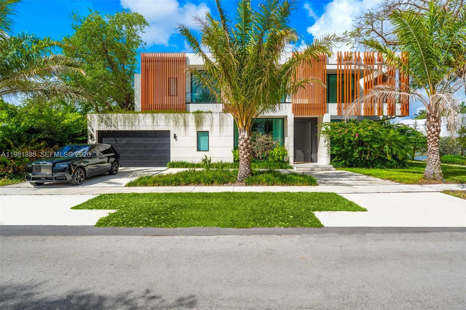 7700 SW 50th Ct, Miami, FL 33143